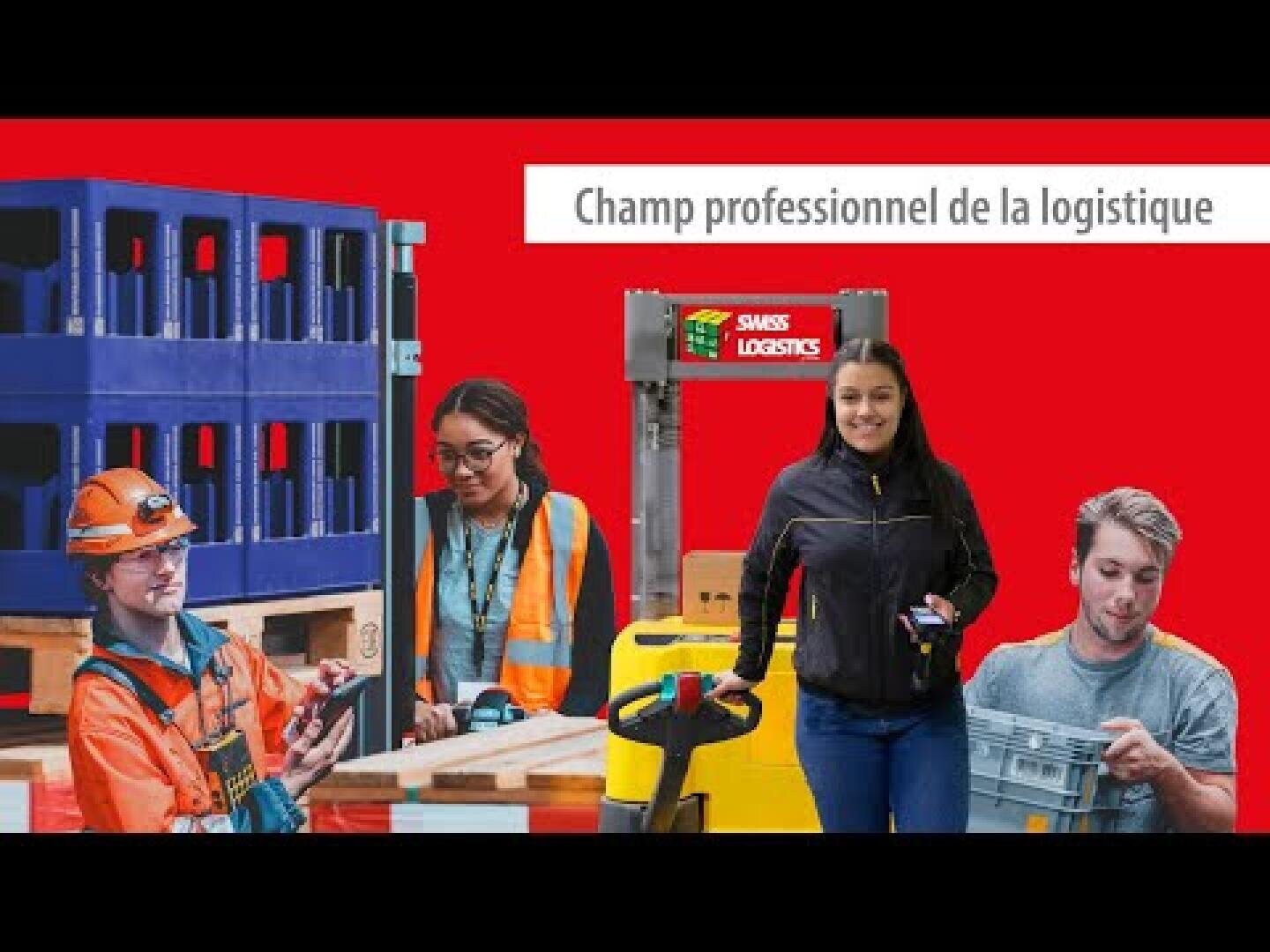 Quatre travailleurs de la logistique, portant des équipements de sécurité et des uniformes, manipulent des caisses et du matériel sur un fond rouge. Le texte français indique Champ professionnel de la logistique.