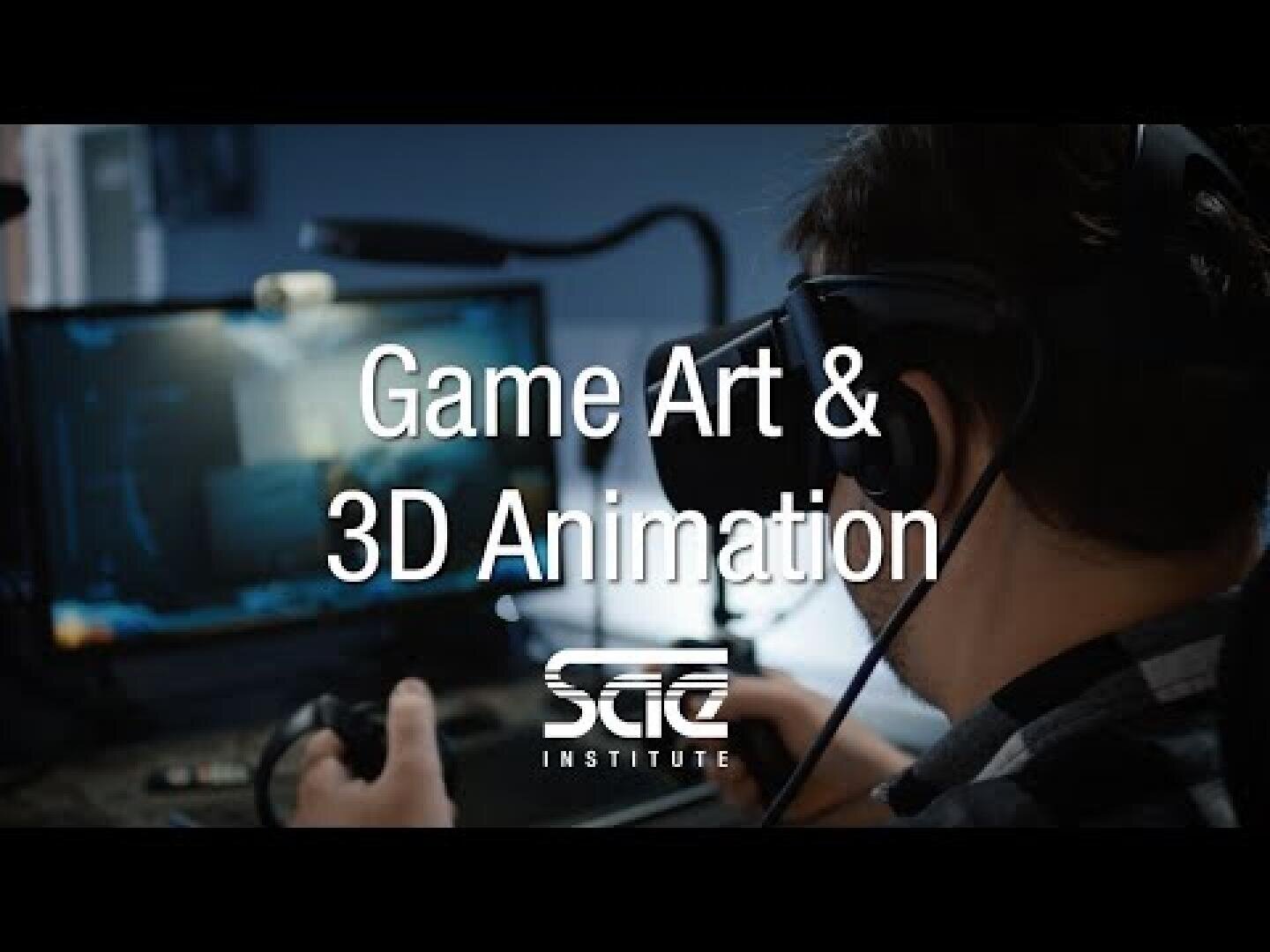 Une personne portant un casque VR et tenant une manette de jeu est assise devant un ordinateur avec une animation 3D à l'écran. Le texte se lit comme suit : "Game Art & 3D Animation, SAE Institute" : Game Art & 3D Animation, SAE Institute.
