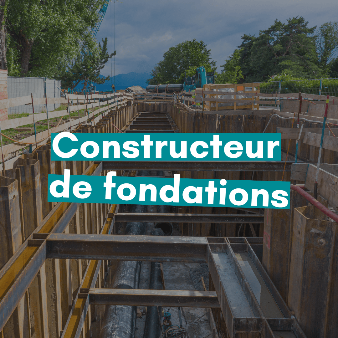 Un chantier de construction avec des fondations profondes en métal et en béton, des arbres en arrière-plan et les mots Constructeur de fondations en texte turquoise gras au centre.